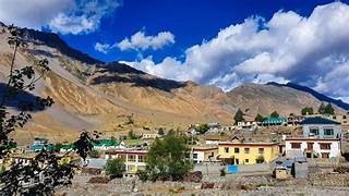 beautiful house and mountains